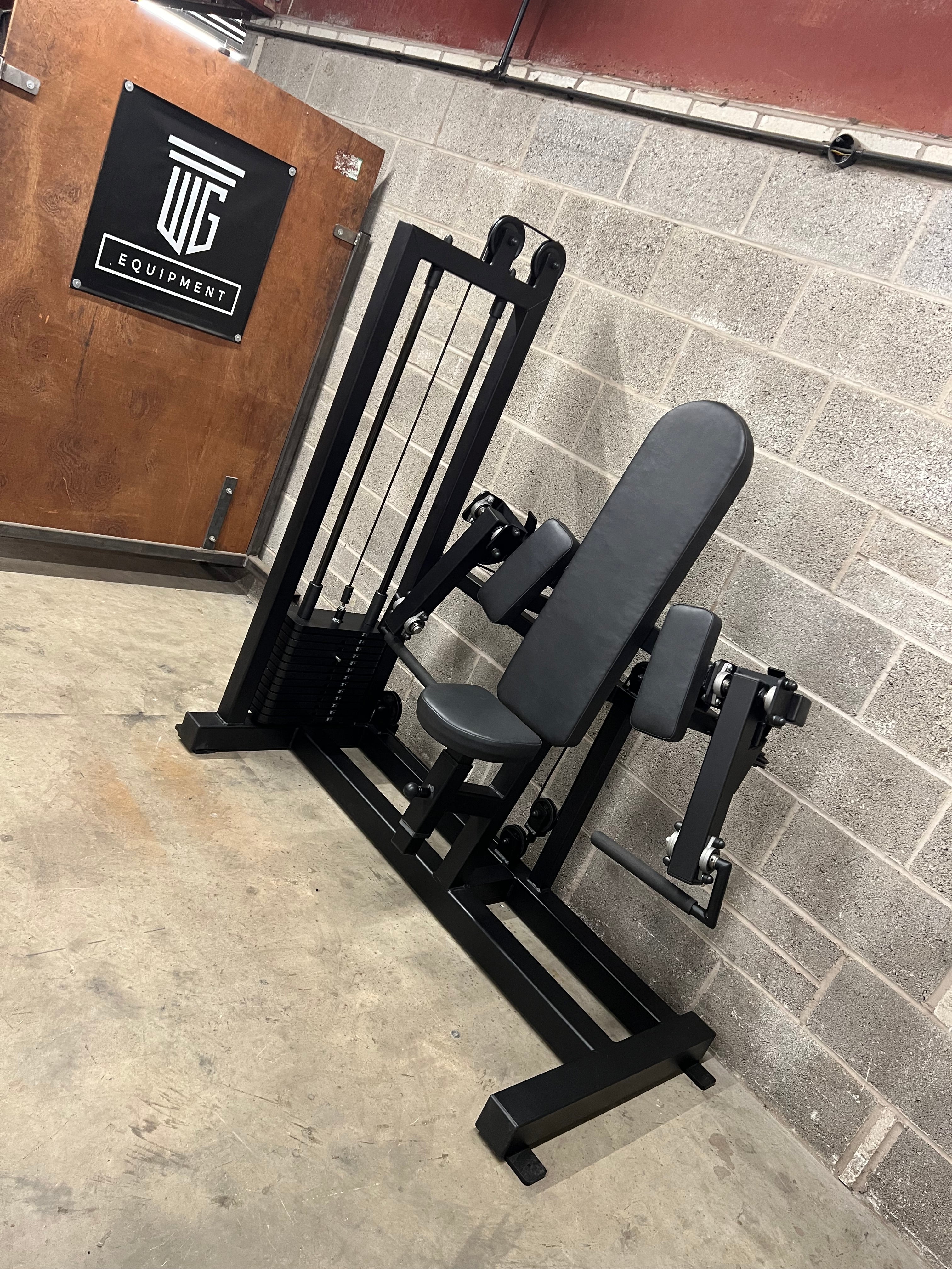 WG Bicep Curl Pin Loaded